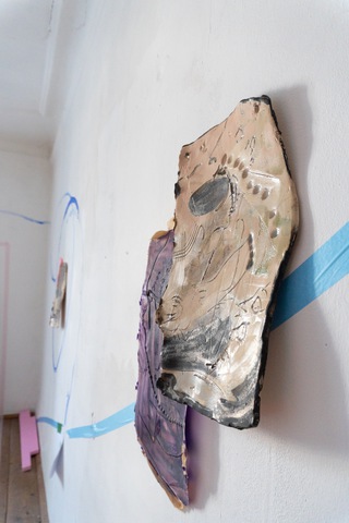 Series „Bat dreamer“ (I-III) I, 2024,relief and glaze on ceramics, ca. 38 cm x 25, combinied with: „Phantasma“ (I-III) III, 2024, relief and purple colored latex, 43 x 27 cm (lila3)